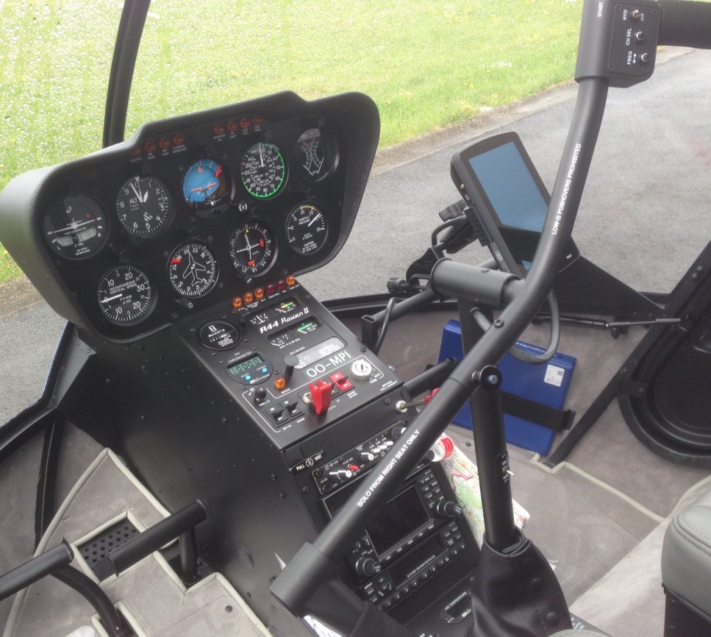 Tableau de bord du Robinson R44